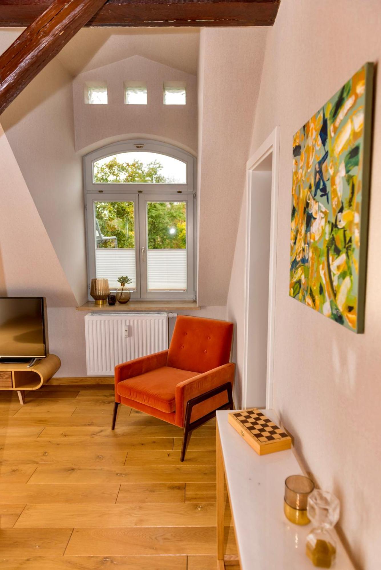 Apartmenthaus Am Dom Mit Parkplatz ツウィッカウ エクステリア 写真