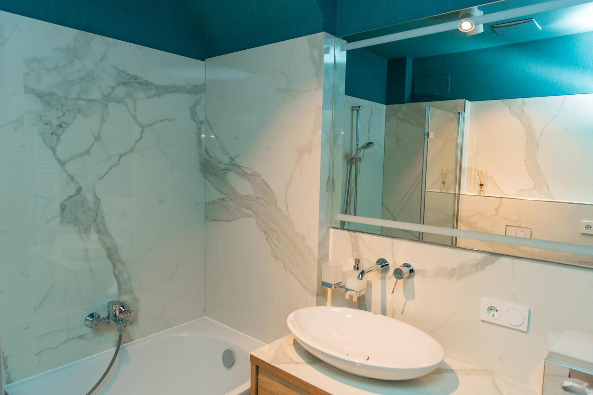 Apartmenthaus Am Dom Mit Parkplatz ツウィッカウ エクステリア 写真