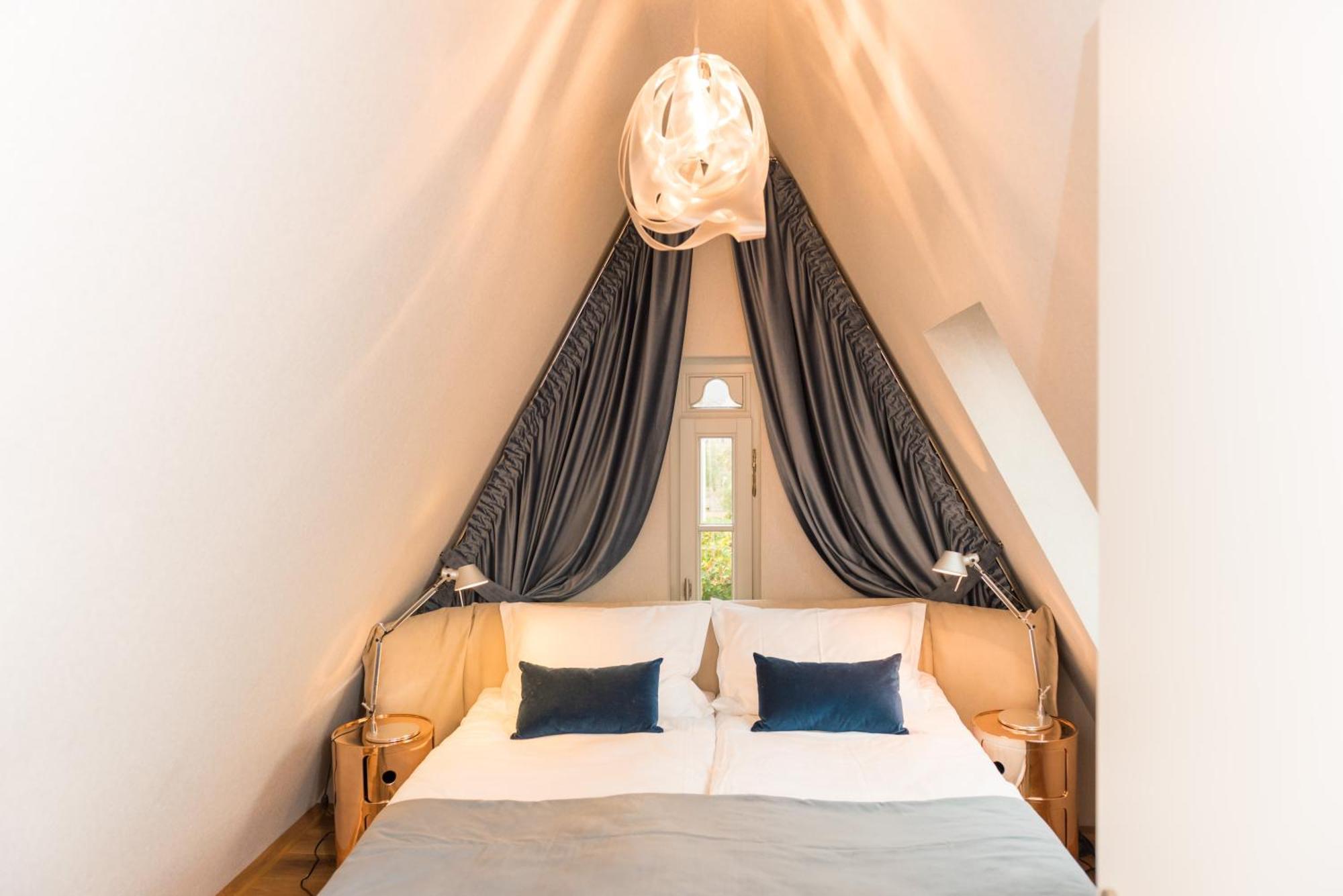 Apartmenthaus Am Dom Mit Parkplatz ツウィッカウ エクステリア 写真
